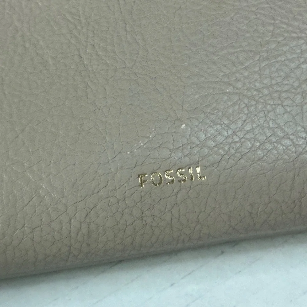 Fossil Leather Zip Around Wallet Y2K 90's Travel Casual Functional Neutral‎ Tan